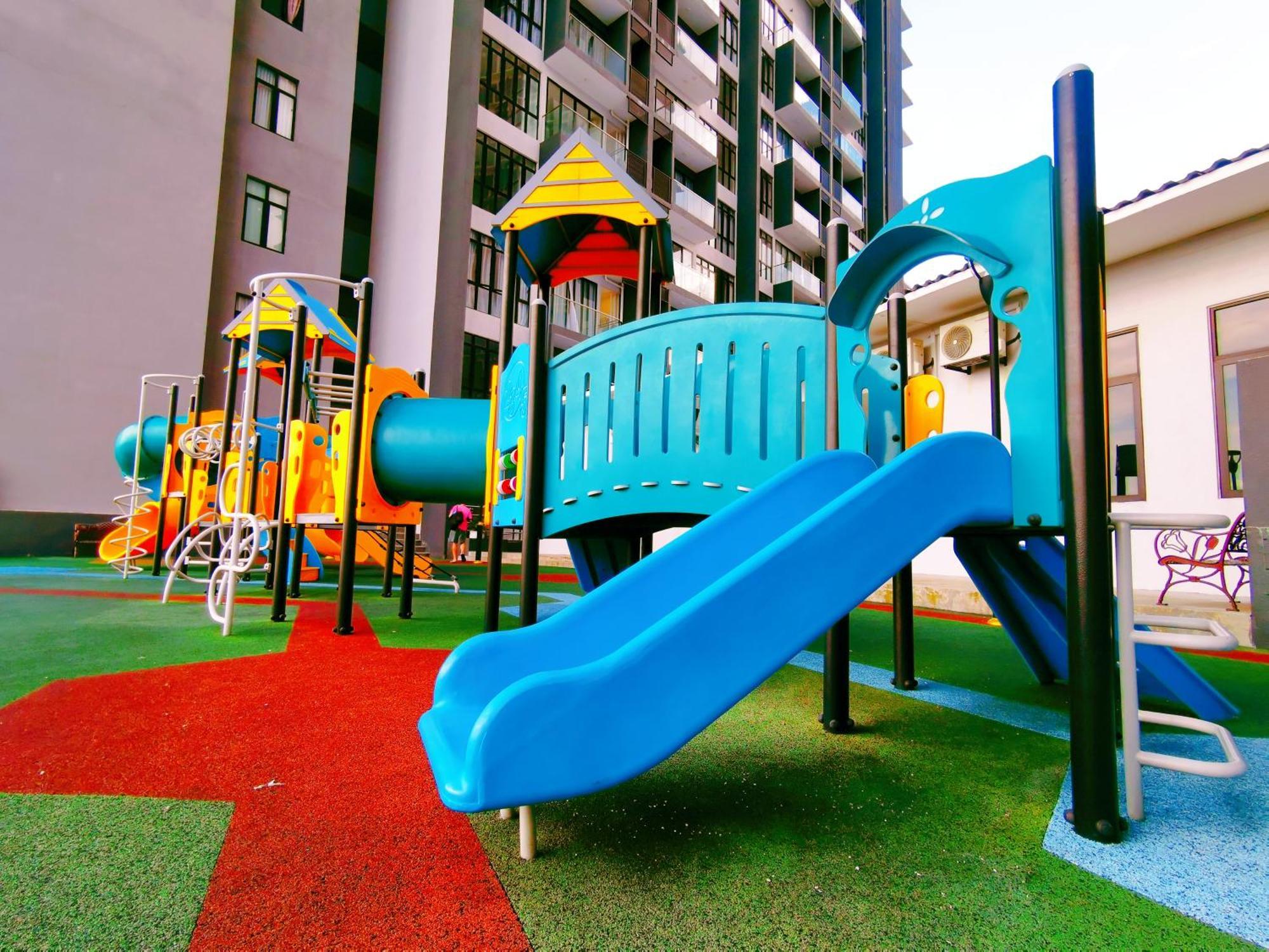 Legoland-Happyrainbow Suite At D'Pristine-8Pax With Lakeview Nusajaya  Exterior foto